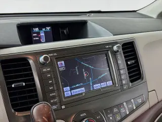 Toyota Sienna 2013 XLE 7-Passenger Auto Access Seat 4dr Mini-Van