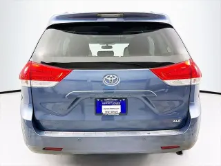 Toyota Sienna 2013 XLE 7-Passenger Auto Access Seat 4dr Mini-Van