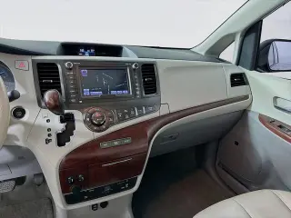 Toyota Sienna 2013 XLE 7-Passenger Auto Access Seat 4dr Mini-Van