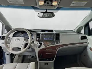 Toyota Sienna 2013 XLE 7-Passenger Auto Access Seat 4dr Mini-Van