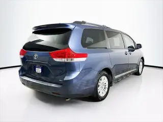 Toyota Sienna 2013 XLE 7-Passenger Auto Access Seat 4dr Mini-Van