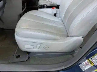 Toyota Sienna 2013 XLE 7-Passenger Auto Access Seat 4dr Mini-Van