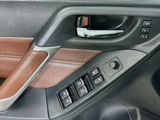 Subaru Forester 2017 AWD 2.0XT Touring 4dr Wagon