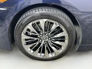Lexus LS 500 2019 4dr Sedan