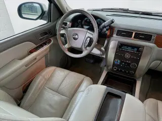 GMC Yukon XL 2007 SLT 4dr SUV w/4SB w/ SLT-2 Package