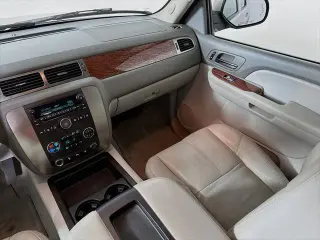 GMC Yukon XL 2007 SLT 4dr SUV w/4SB w/ SLT-2 Package