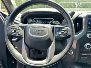 GMC Sierra 1500 2019 4x4 Denali 4dr Crew Cab 5.8 ft. SB