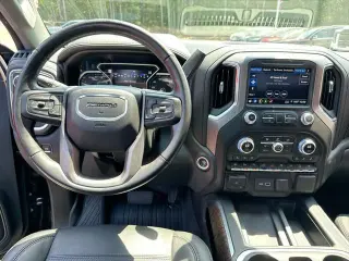 GMC Sierra 1500 2019 4x4 Denali 4dr Crew Cab 5.8 ft. SB