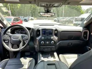 GMC Sierra 1500 2019 4x4 Denali 4dr Crew Cab 5.8 ft. SB