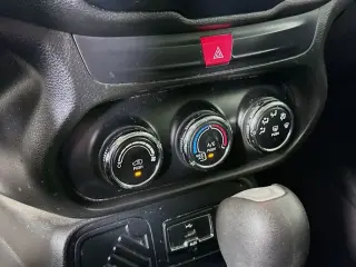 Jeep Renegade 2017 Latitude 4dr SUV