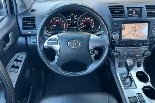 Toyota Highlander 2011 AWD SE 4dr SUV