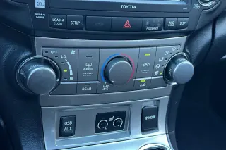 Toyota Highlander 2011 AWD SE 4dr SUV