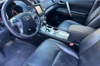 Toyota Highlander 2011 AWD SE 4dr SUV