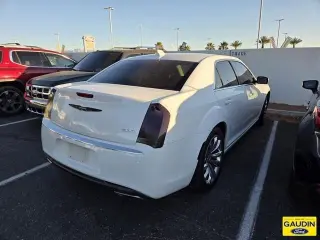 Chrysler 300 2017 Limited 4dr Sedan