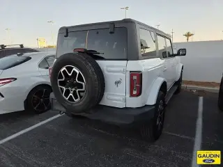 Ford Bronco 2022 4x4 Black Diamond 4dr SUV