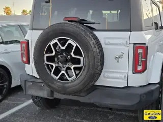 Ford Bronco 2022 4x4 Black Diamond 4dr SUV