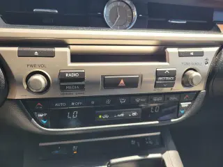 Lexus ES 350 2014 4dr Sedan