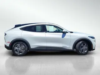 Ford Mustang Mach-E 2022 Select 4dr SUV