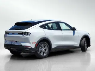 Ford Mustang Mach-E 2022 Select 4dr SUV