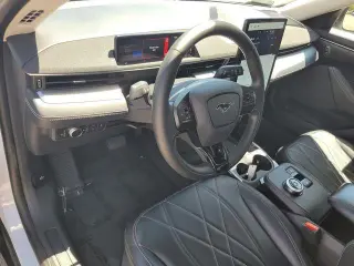Ford Mustang Mach-E 2022 Select 4dr SUV