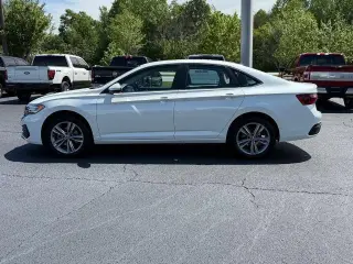Volkswagen Jetta 2023 SE 4dr Sedan