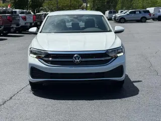 Volkswagen Jetta 2023 SE 4dr Sedan