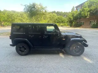 Jeep Wrangler Unlimited 2017 4x4 Sahara 4dr SUV