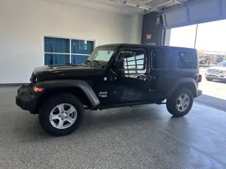 Jeep Wrangler Unlimited 2020 4x4 Willys Sport 4dr SUV
