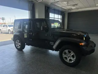 Jeep Wrangler Unlimited 2020 4x4 Willys Sport 4dr SUV