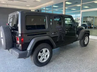 Jeep Wrangler Unlimited 2020 4x4 Willys Sport 4dr SUV