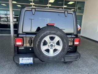Jeep Wrangler Unlimited 2020 4x4 Willys Sport 4dr SUV