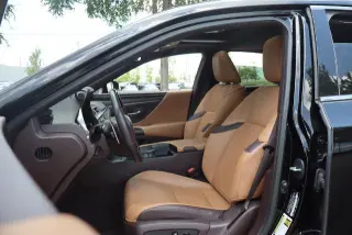 Lexus ES 300h 2019 Luxury 4dr Sedan