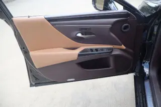 Lexus ES 300h 2019 Luxury 4dr Sedan