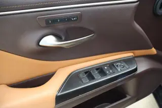 Lexus ES 300h 2019 Luxury 4dr Sedan