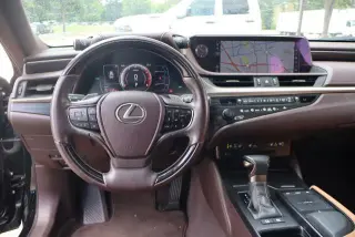 Lexus ES 300h 2019 Luxury 4dr Sedan