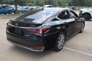 Lexus ES 300h 2019 Luxury 4dr Sedan