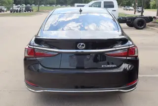 Lexus ES 300h 2019 Luxury 4dr Sedan