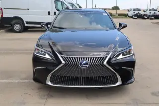 Lexus ES 300h 2019 Luxury 4dr Sedan
