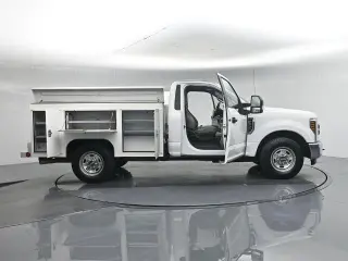 Ford F-250 Super Duty 2019 4x2 XL 2dr Regular Cab 8 ft. LB Pickup