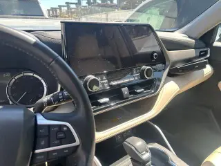 Toyota Highlander 2023 LE 4dr SUV