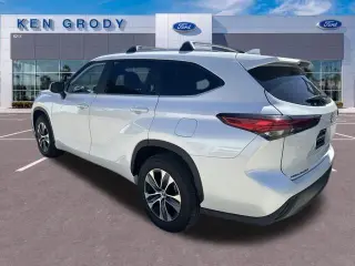 Toyota Highlander 2023 LE 4dr SUV