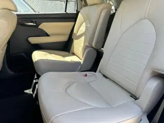 Toyota Highlander 2023 LE 4dr SUV