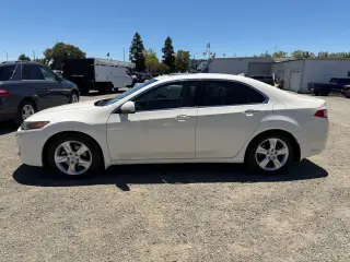 Acura TSX 2010 4dr Sedan 5A w/Technology Package