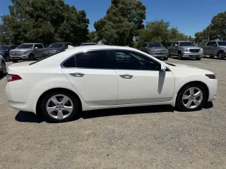 Acura TSX 2010 4dr Sedan 5A w/Technology Package