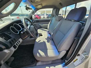 Toyota Tacoma 2006 2dr Regular Cab 4WD SB