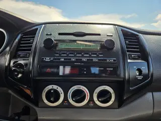 Toyota Tacoma 2006 2dr Regular Cab 4WD SB
