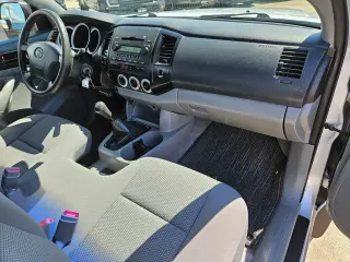 Toyota Tacoma 2006 2dr Regular Cab 4WD SB