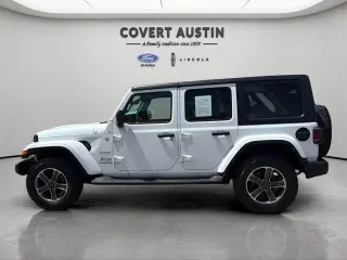 Jeep Wrangler 2023 4x4 Sahara 4dr SUV