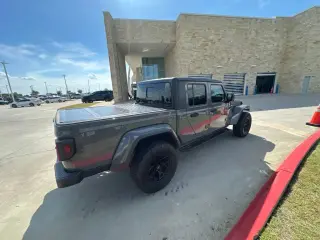 Jeep Gladiator 2021 4x4 Sport 4dr Crew Cab 5.0 ft. SB