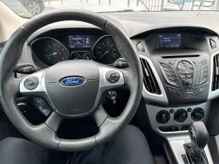 Ford Focus 2014 SE 4dr Hatchback